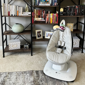 4moms mamaroo sdraietta elettrica per neonati, bluetooth, 5 movimenti unici